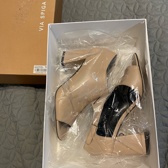 Via Spiga Women’s open toe block heel booties - Picture 5 of 6